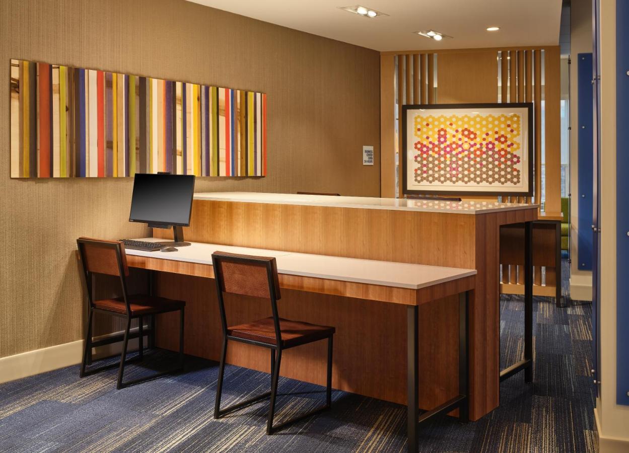 Holiday Inn Express & Suites - Lockport By Ihg Exterior photo