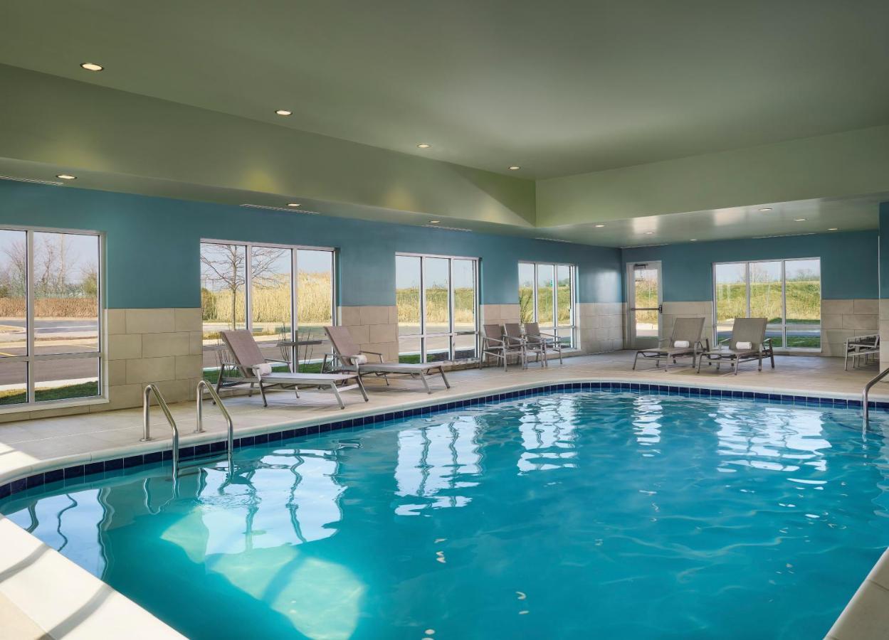 Holiday Inn Express & Suites - Lockport By Ihg Exterior photo